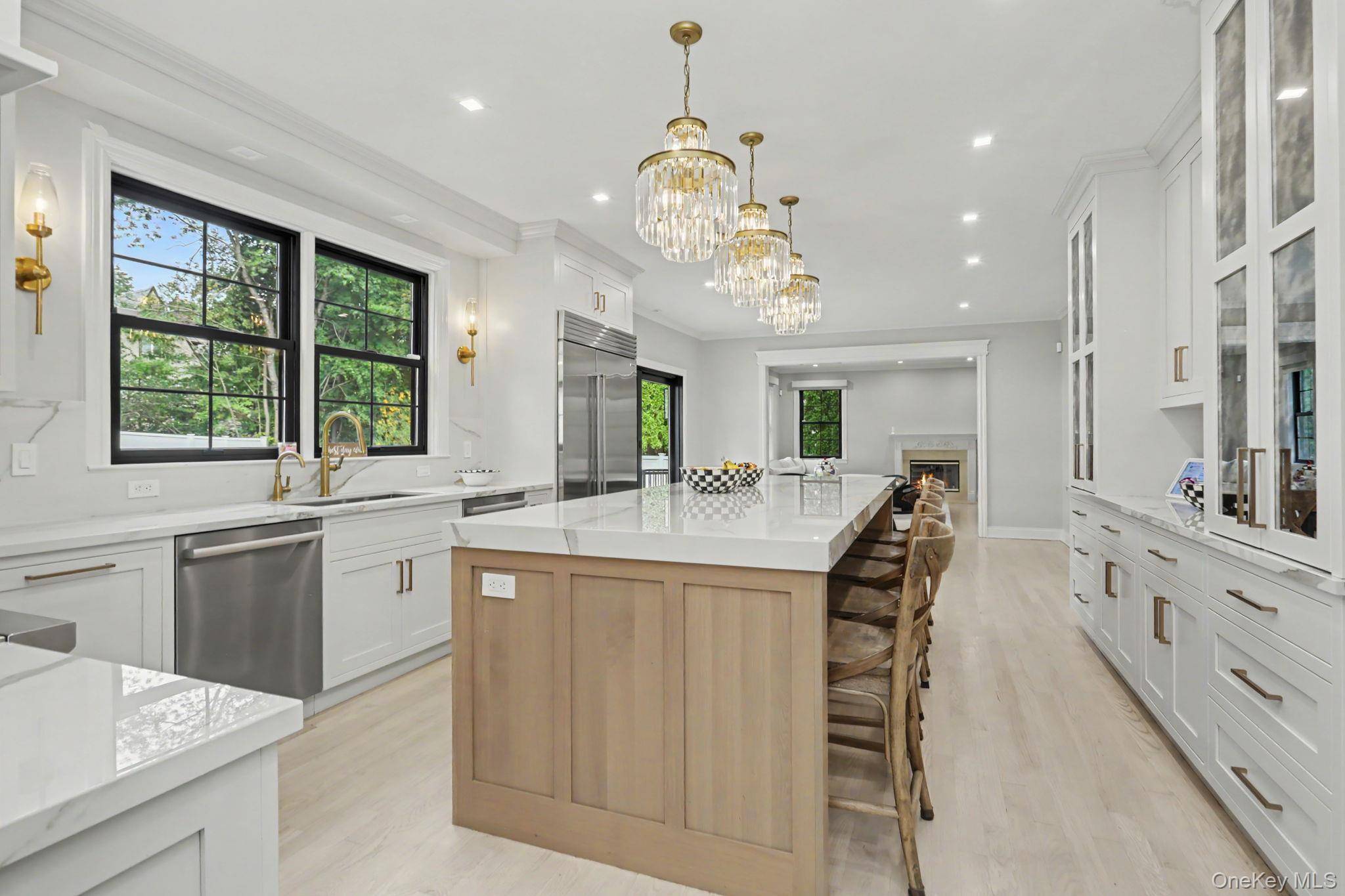 333 Lyncroft RD, New Rochelle, NY 10804