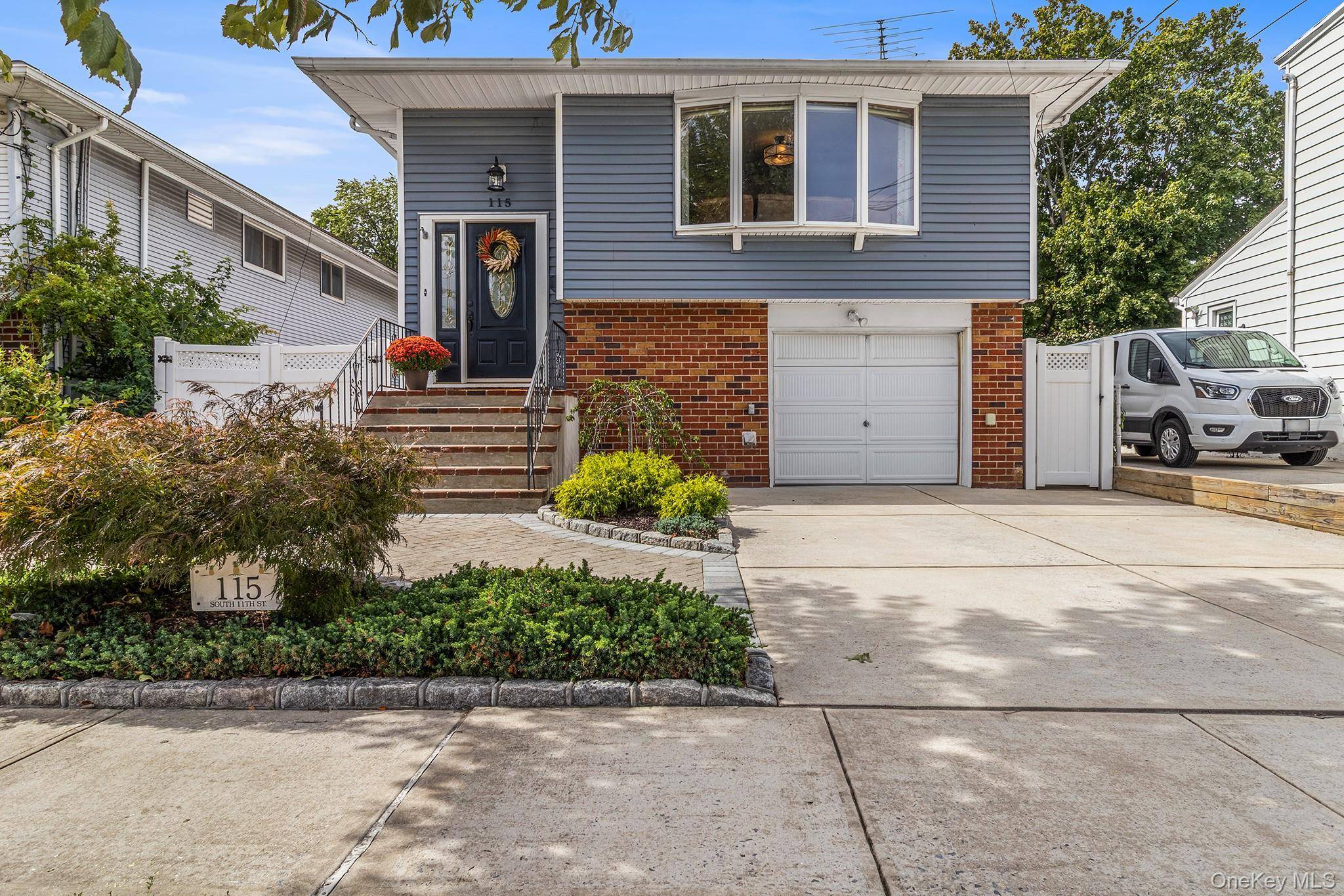 115 S 11th ST, New Hyde Park, NY 11040