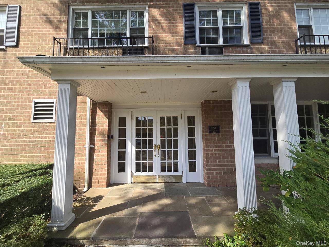 1 Consulate DR #1E, Tuckahoe, NY 10707