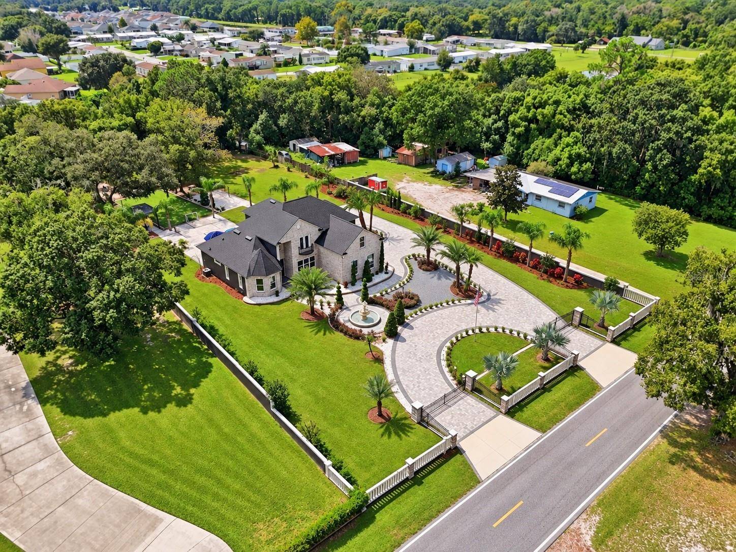 416 W SOCRUM LOOP RD, Lakeland, FL 33809