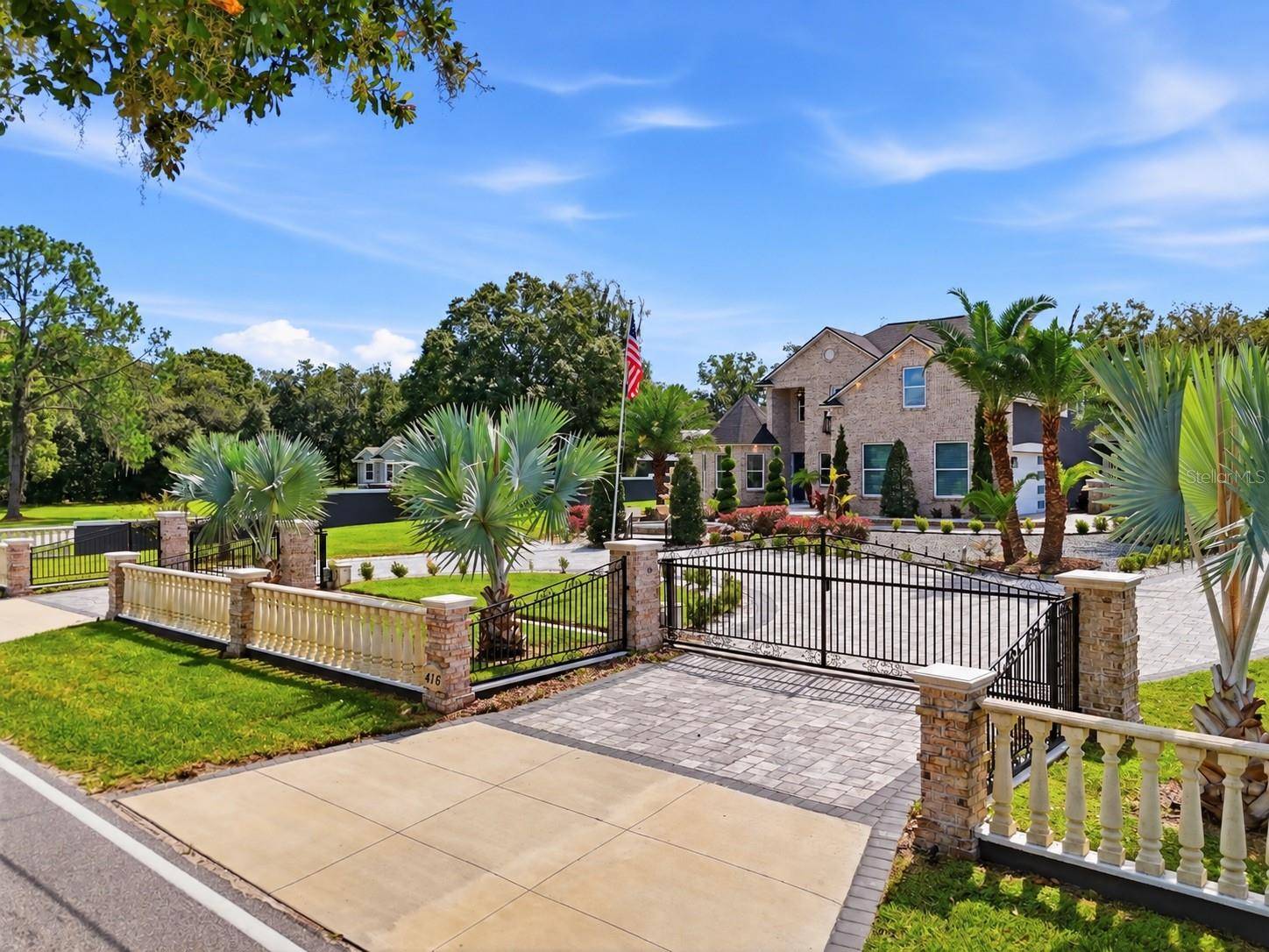 416 W SOCRUM LOOP RD, Lakeland, FL 33809