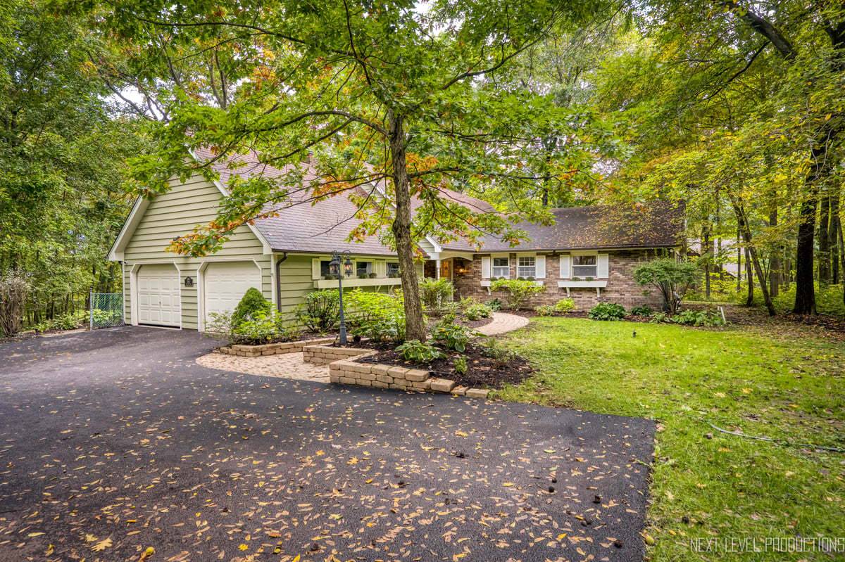 36W584 Wild Rose RD, St. Charles, IL 60174