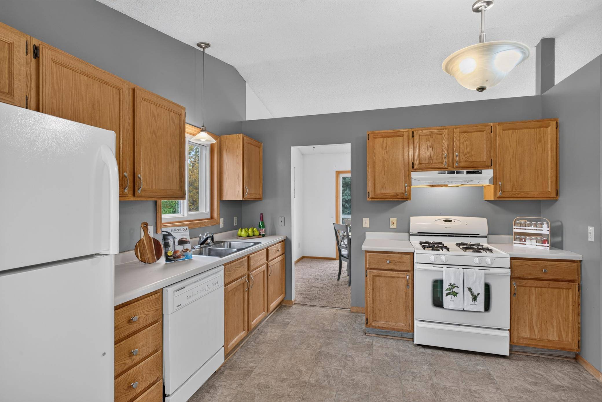 7536 165th ST W, Lakeville, MN 55044