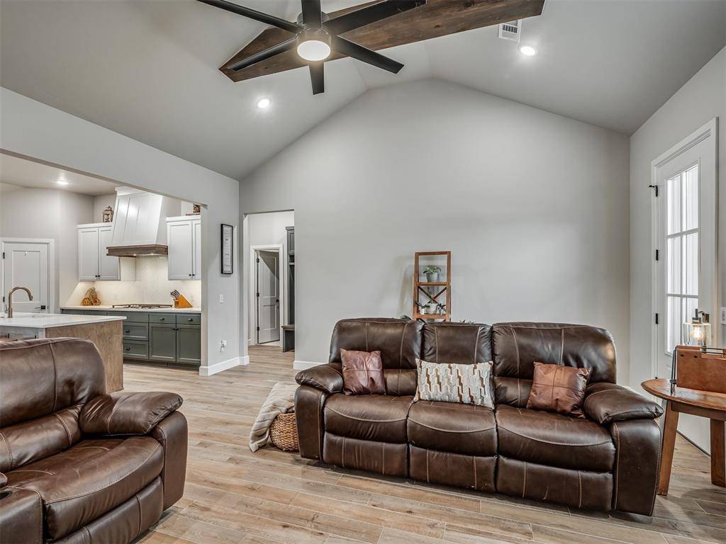 3017 Hollow Crest LN, Norman, OK 73071
