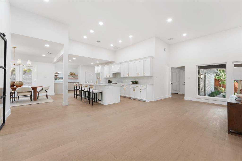 17209 Graystone Drive, Dallas, TX 75248