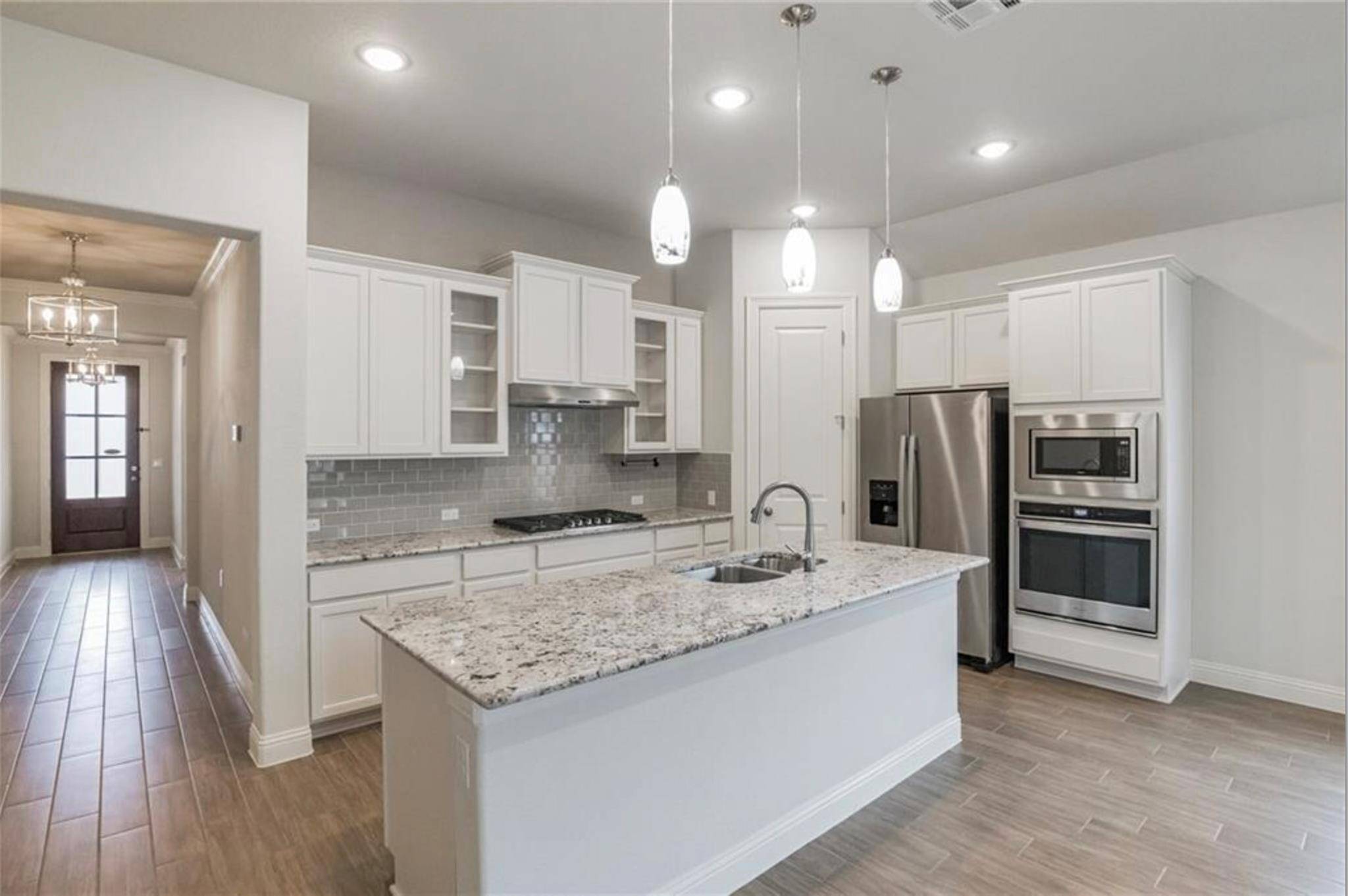 218 Gulfton ST, Lakeway, TX 78738