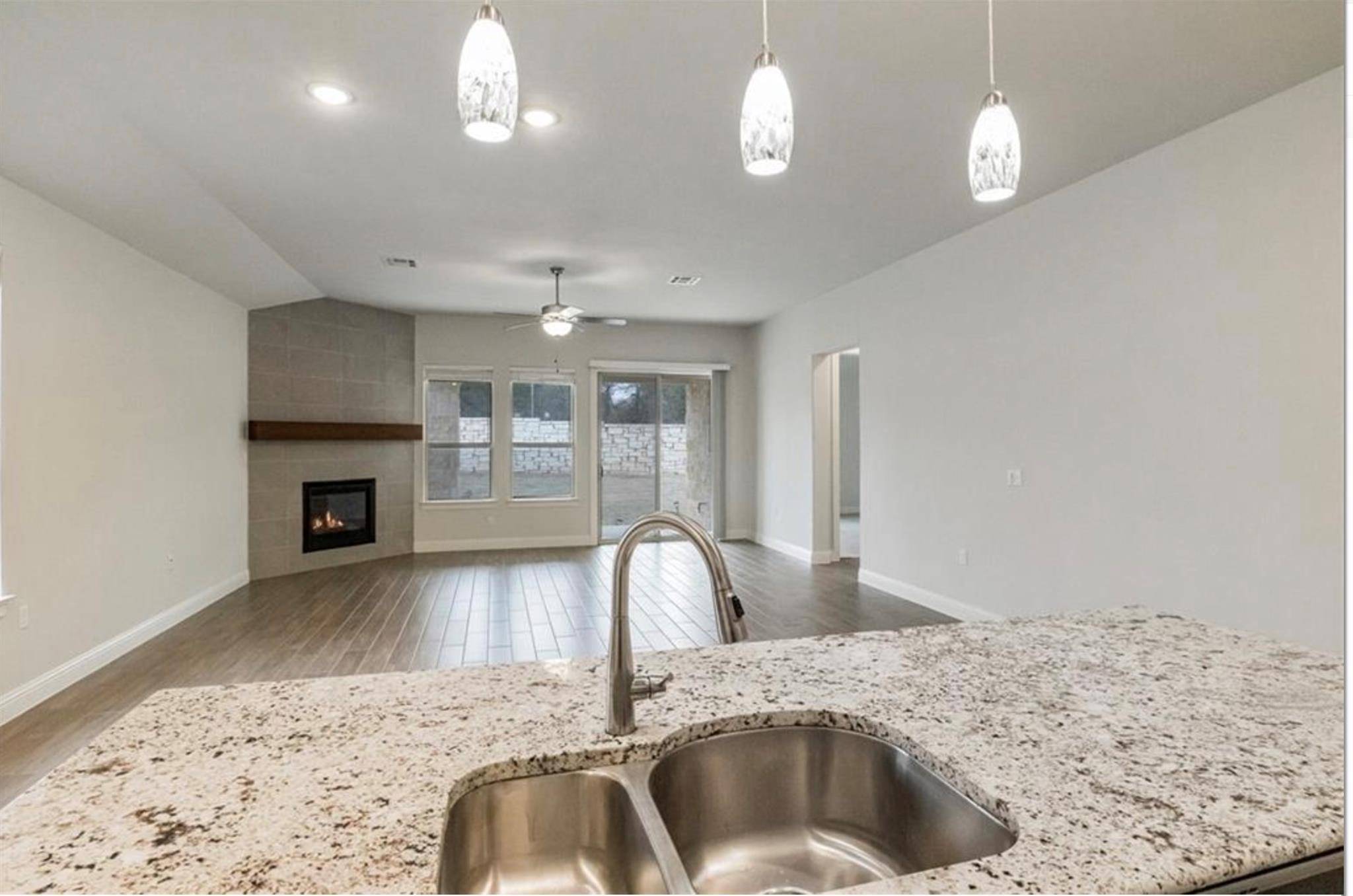 218 Gulfton ST, Lakeway, TX 78738
