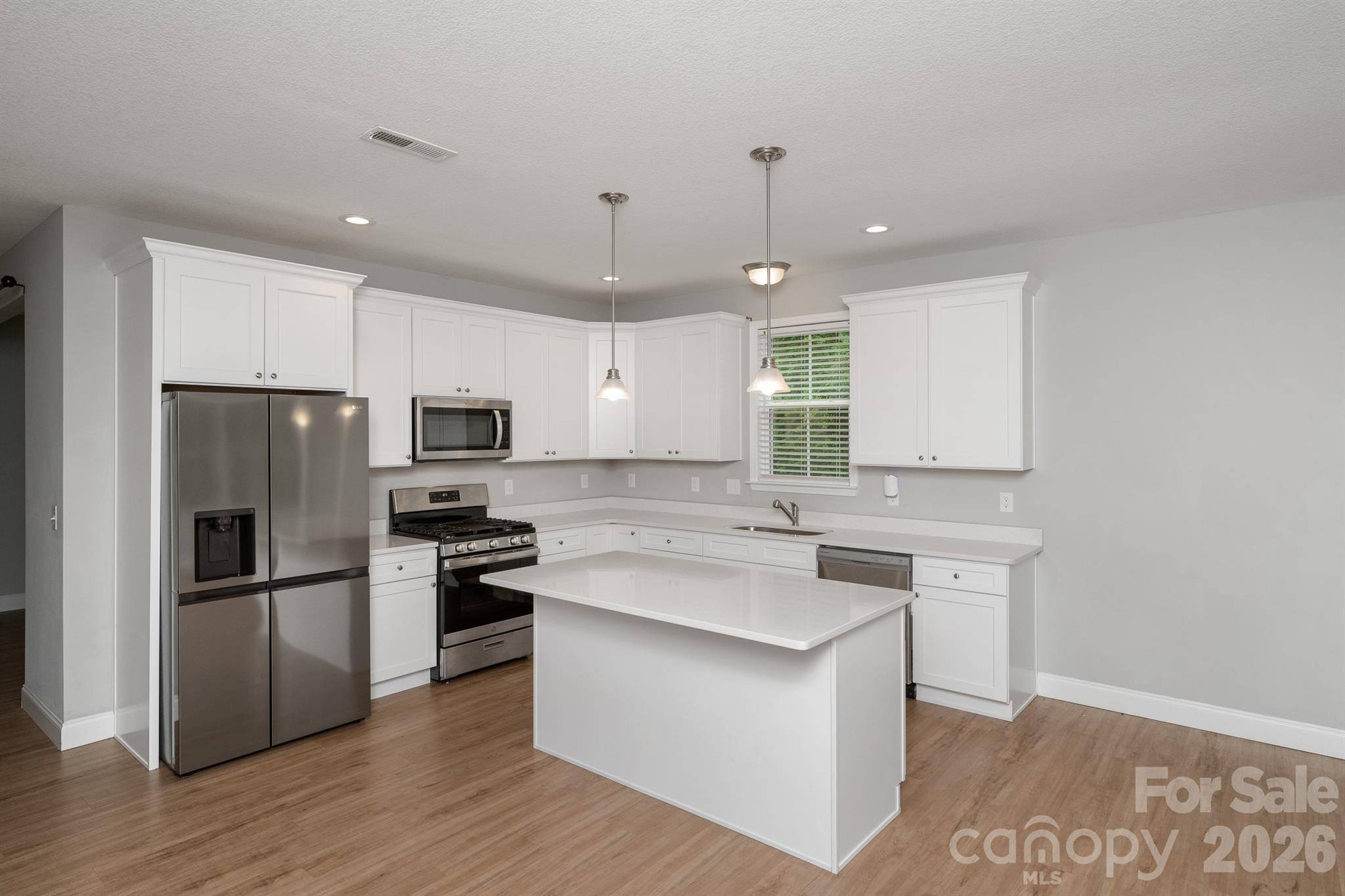 100 Holly DR, Duncan, SC 29334