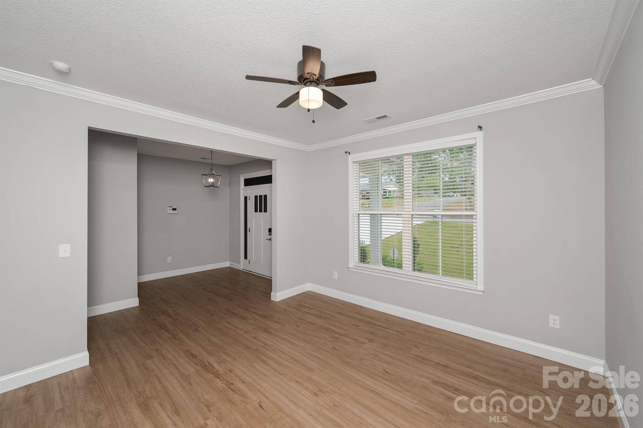 100 Holly DR, Duncan, SC 29334