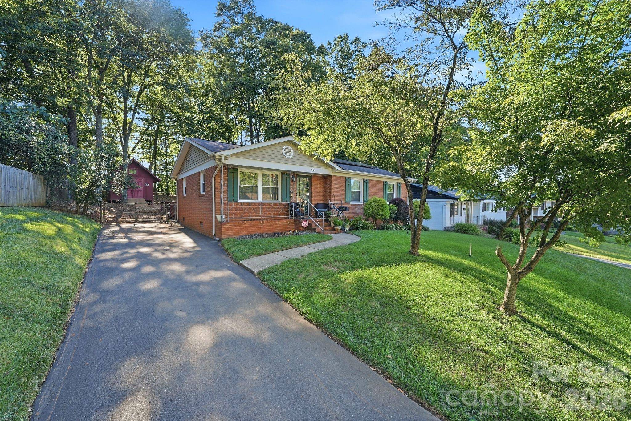 1524 Lanewood PL, Charlotte, NC 28208