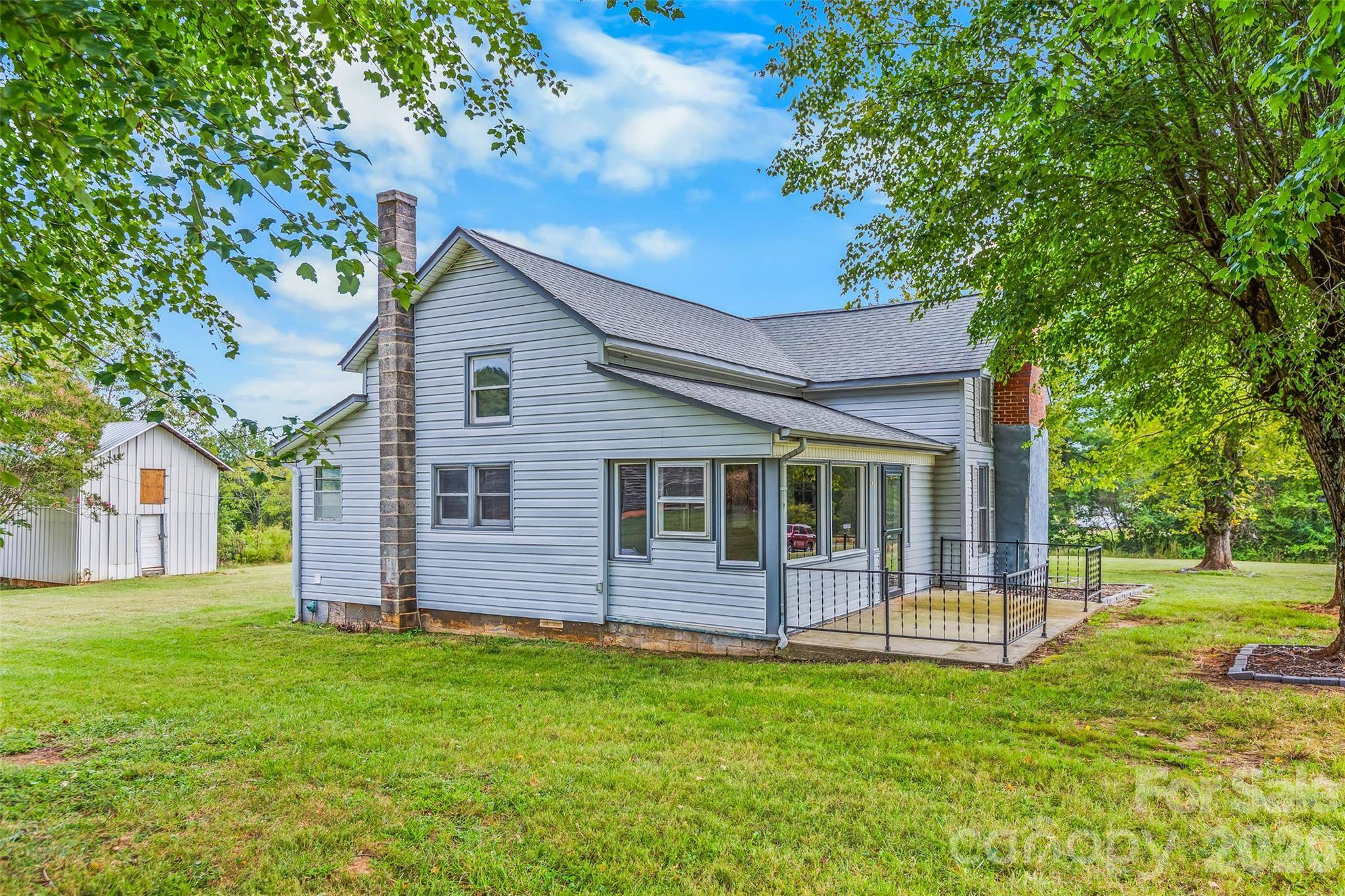 478 Randleman RD, Hamptonville, NC 27020