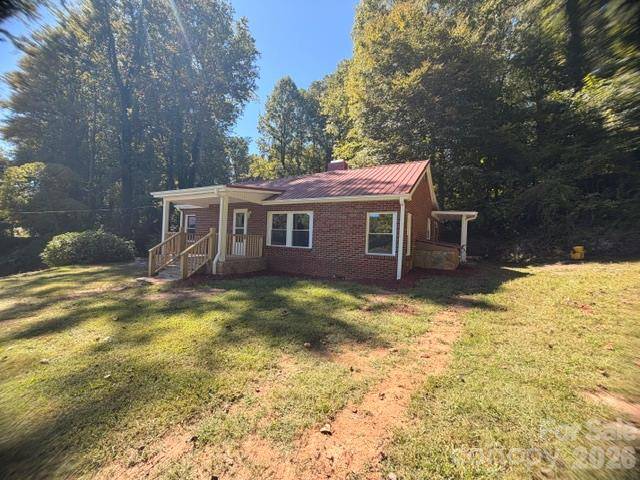 64 Chapel Hill Church LOOP, Marion, NC 28752