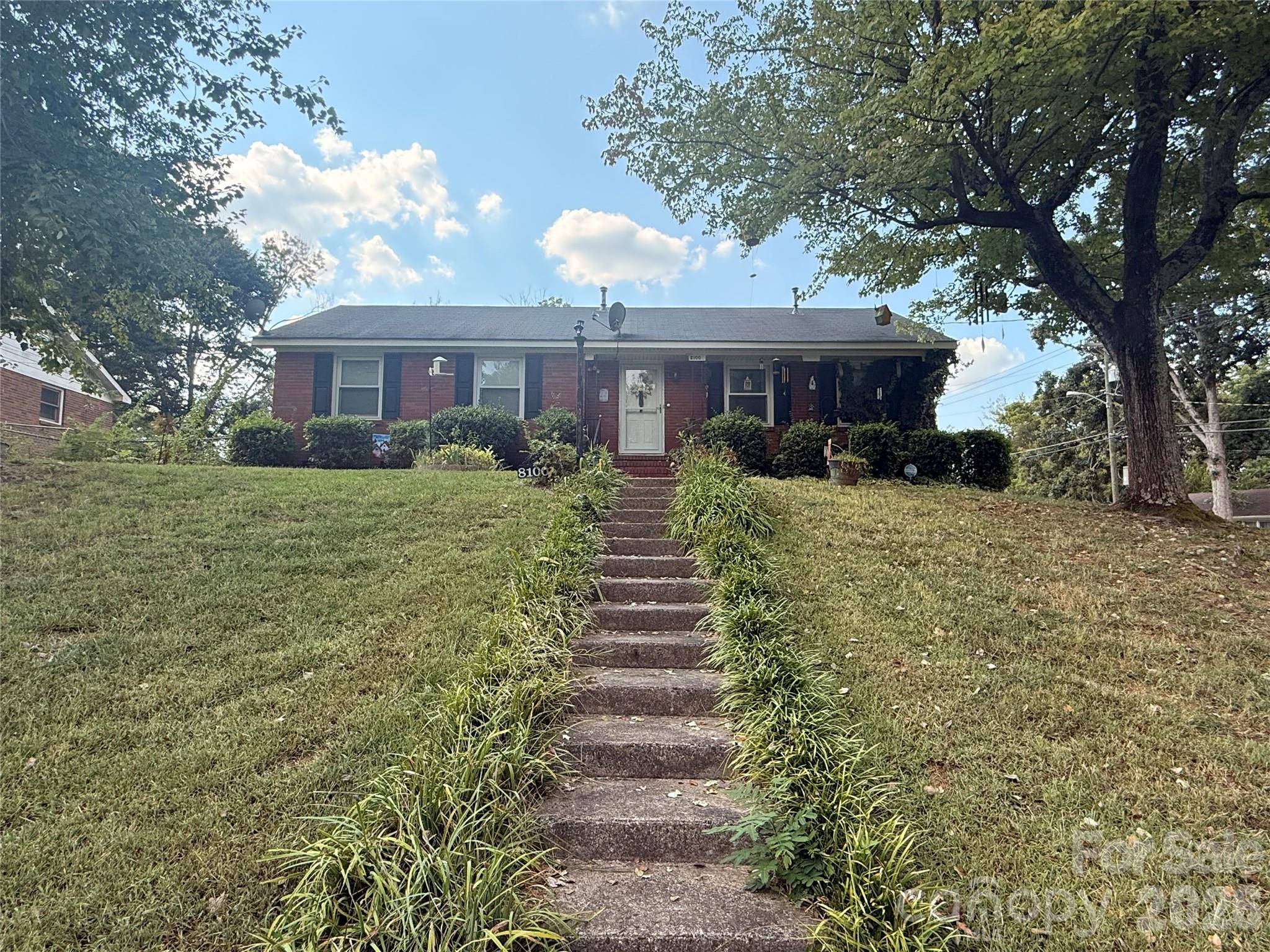 8100 Carrolwood DR, Charlotte, NC 28217