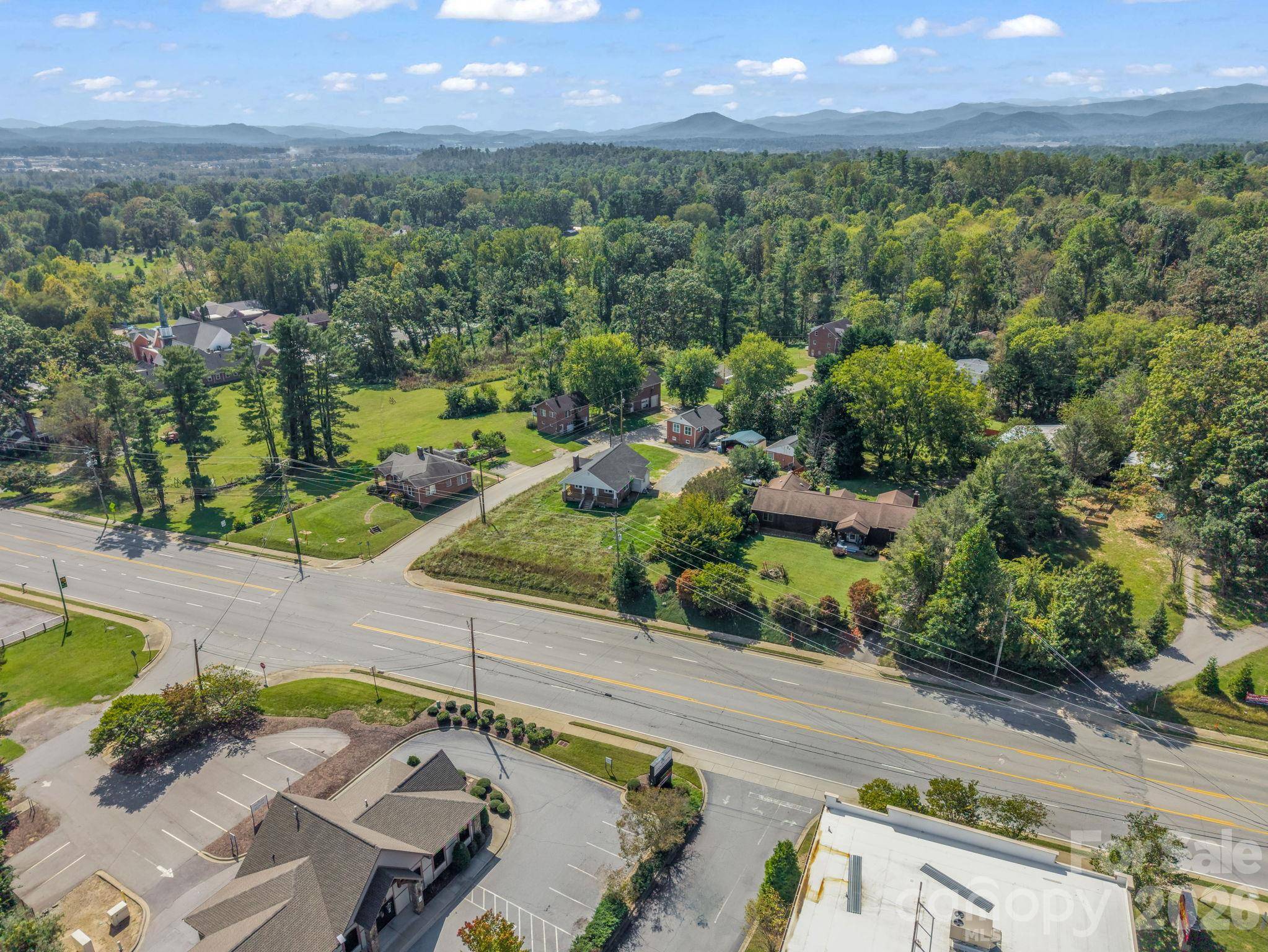 2 Roberts ST, Fletcher, NC 28732