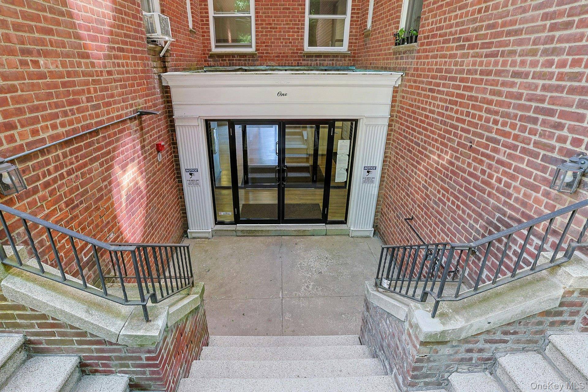 1 Hawley TER #2A, Yonkers, NY 10701