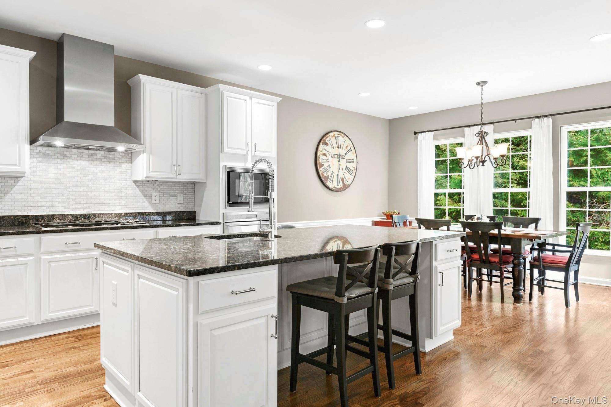 30 Kimberly DR, Westhampton, NY 11977