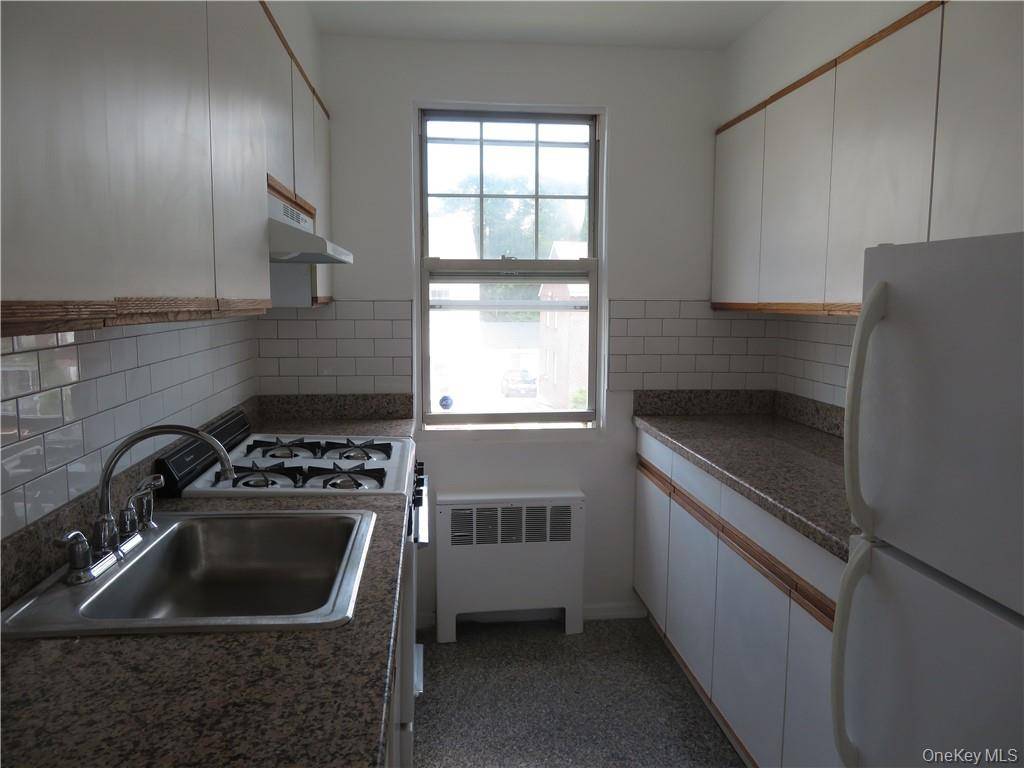 101 Carpenter AVE #E2, Mount Kisco, NY 10549