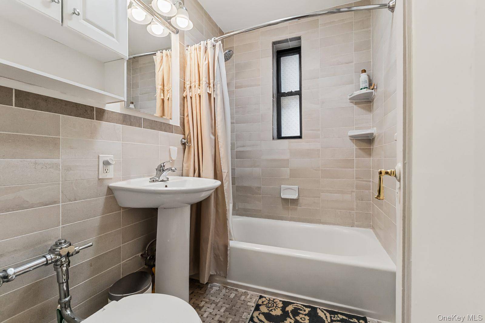 43-01 46th St #4-A, Sunnyside, NY 11104