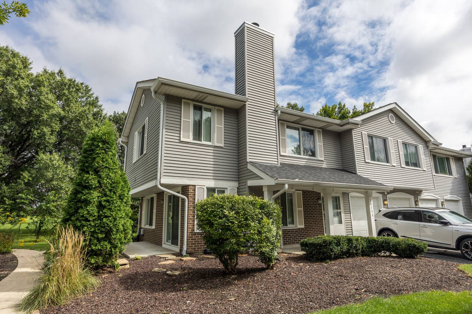 7615 Bristol CT #B, Woodridge, IL 60517