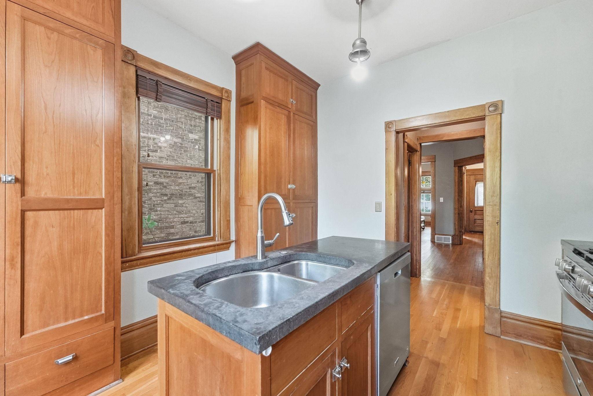 111 Isabel ST E, Saint Paul, MN 55107