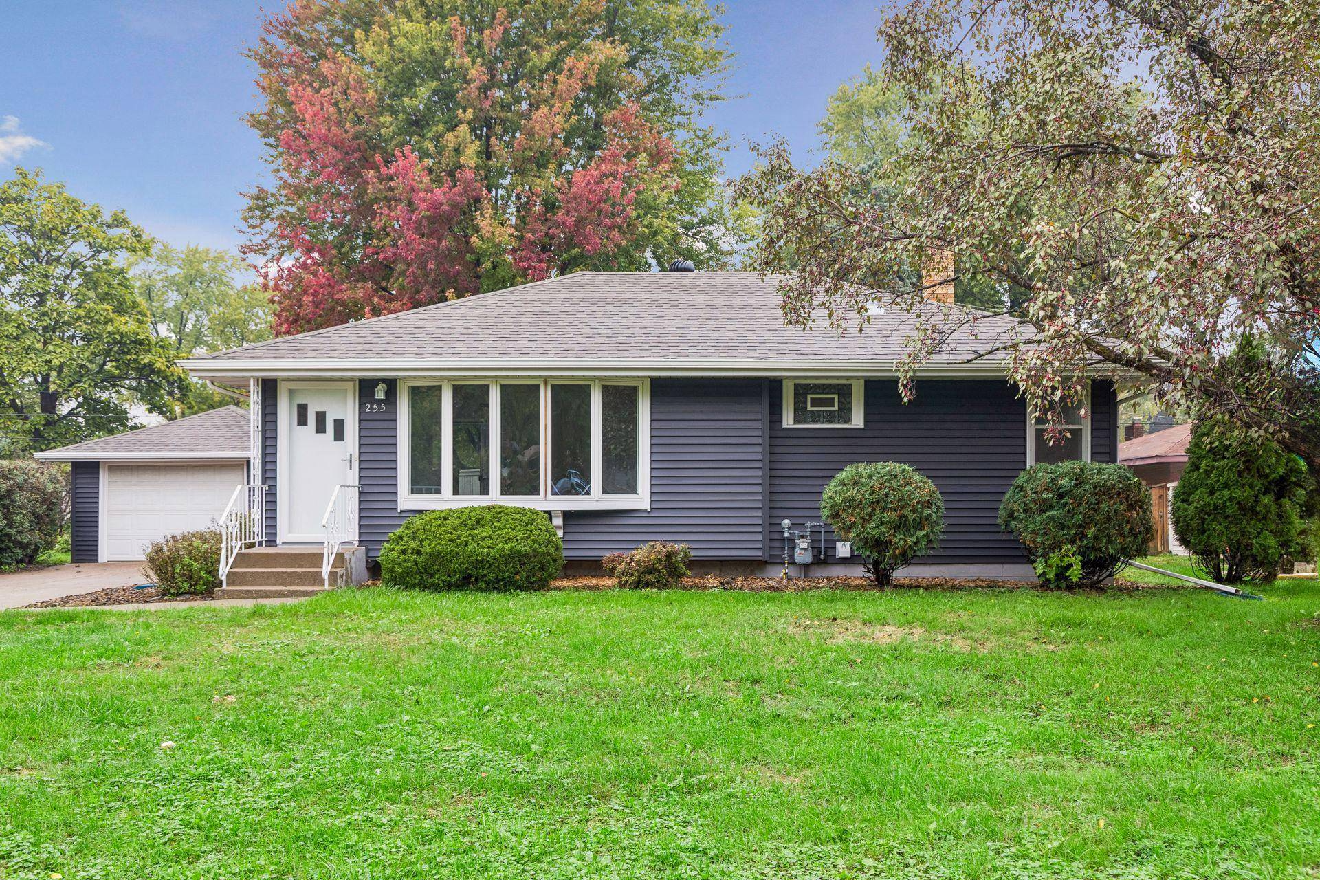 255 County Road C2 W, Roseville, MN 55113