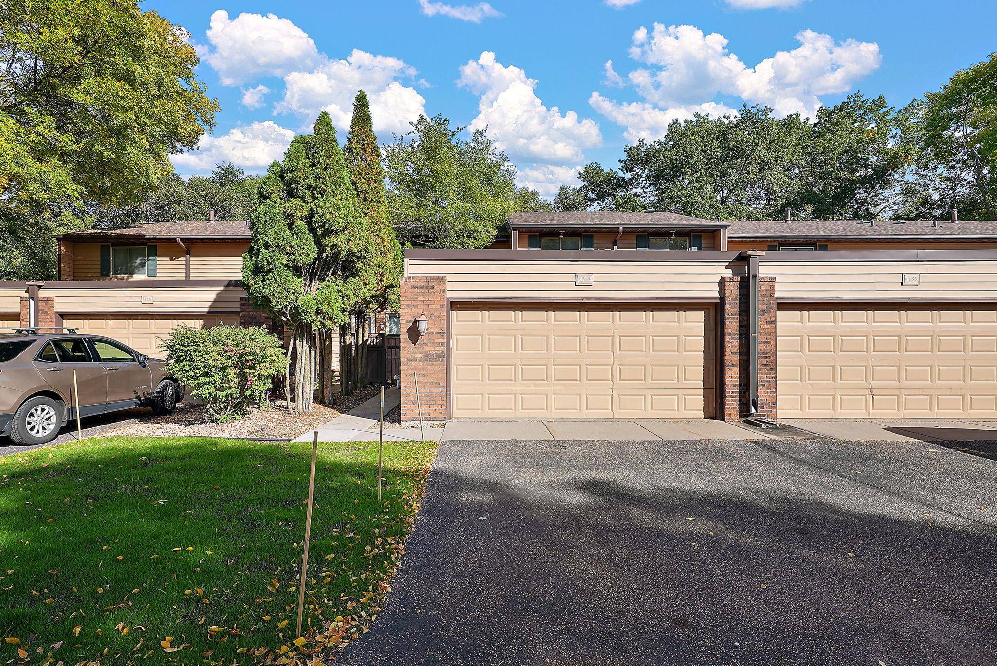 4731 Spring CIR, Minnetonka, MN 55345