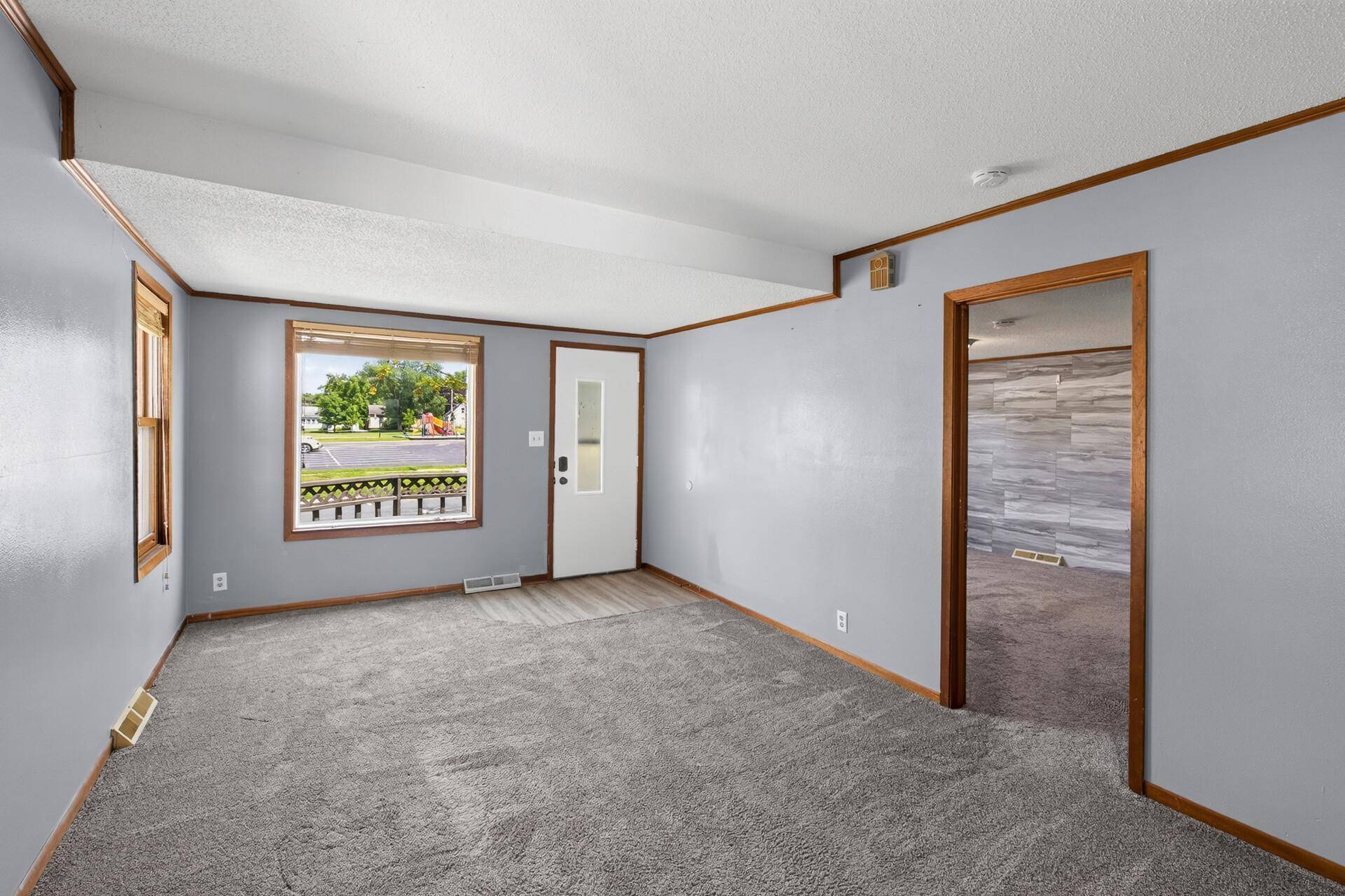 220 N Chestnut ST, Belle Plaine, MN 56011