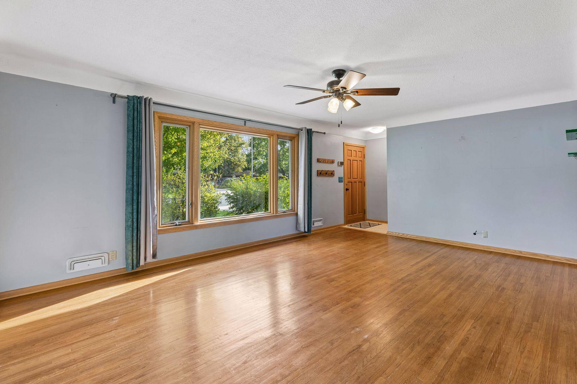 21 70th WAY NE, Fridley, MN 55432