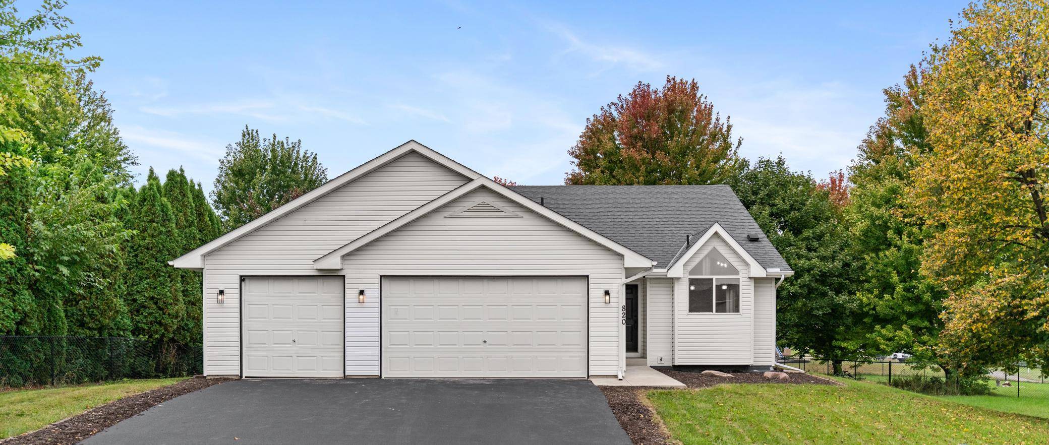 820 S Maple ST, Belle Plaine, MN 56011