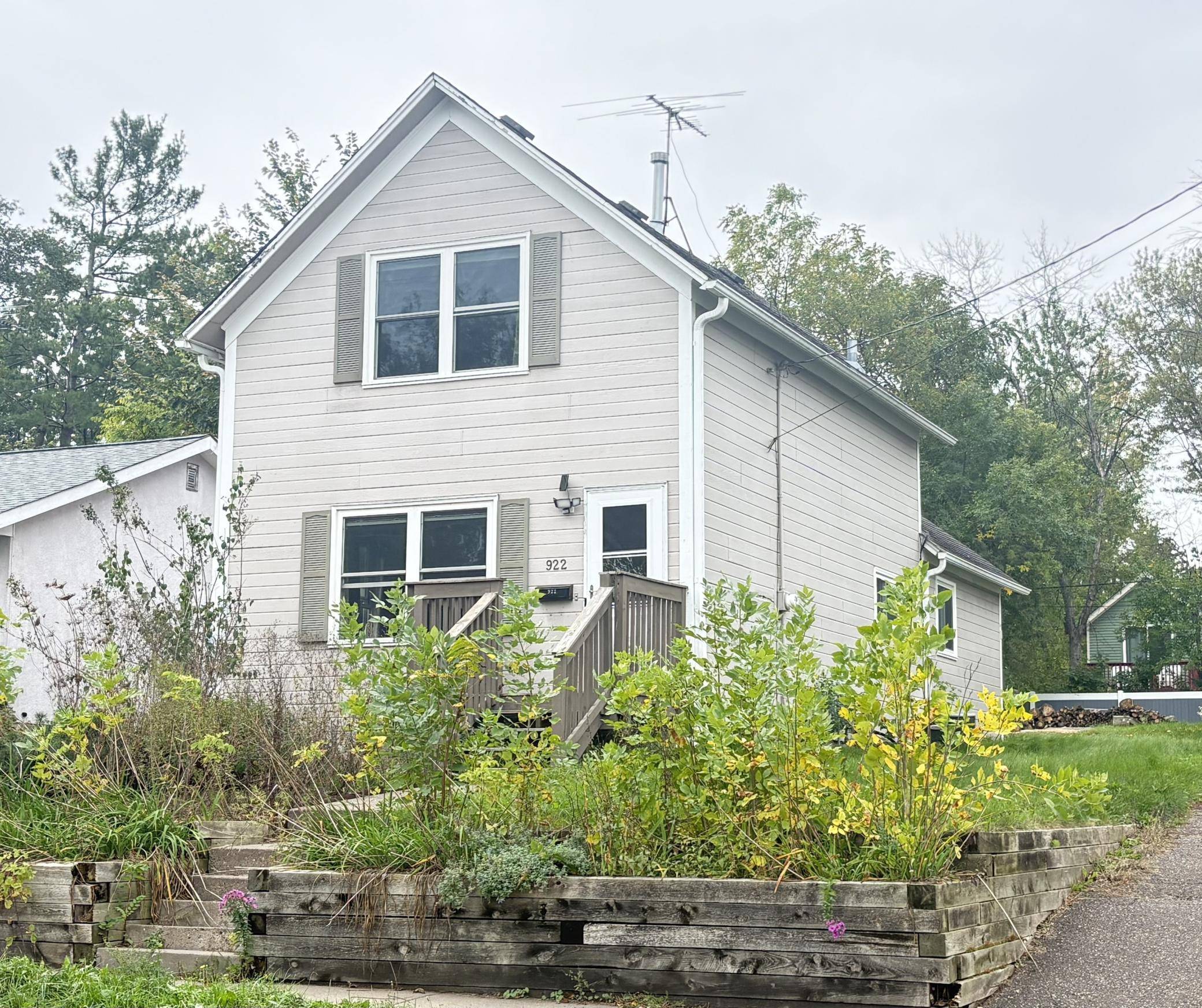 922 6th ST S, Stillwater, MN 55082