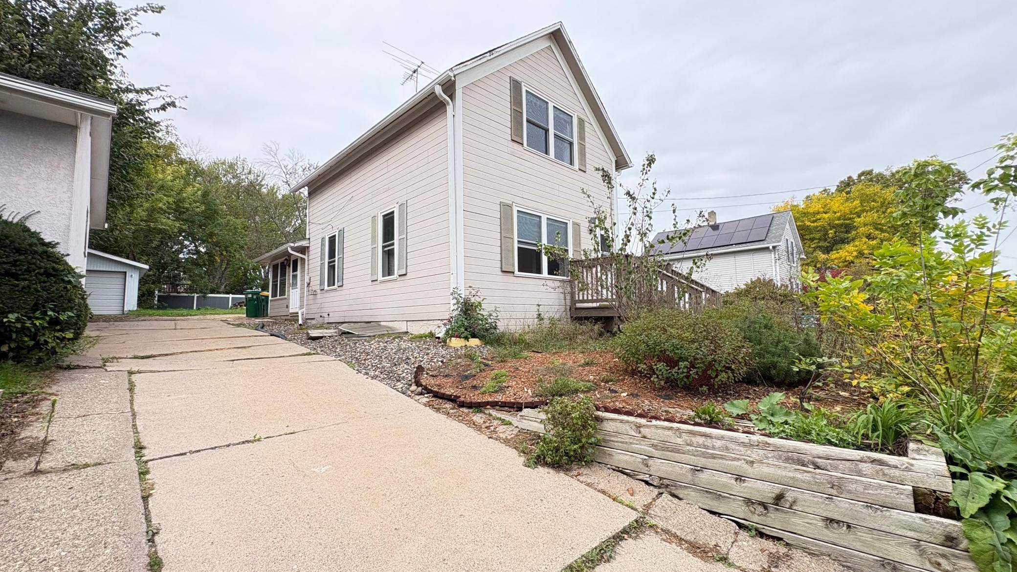 922 6th ST S, Stillwater, MN 55082