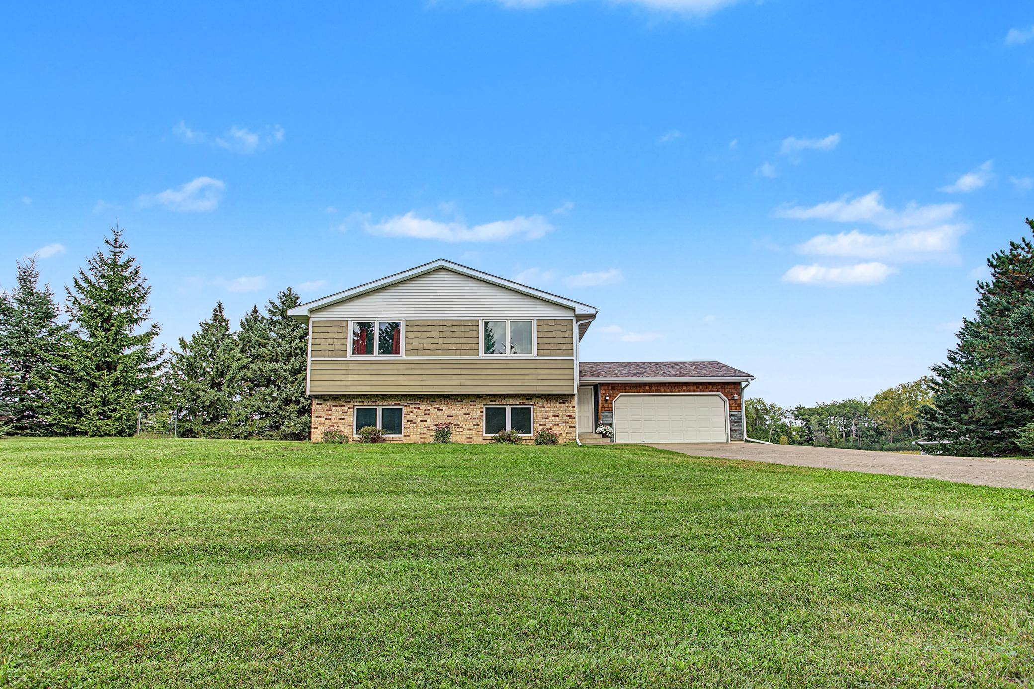 11409 Manning TRL N, Stillwater, MN 55082