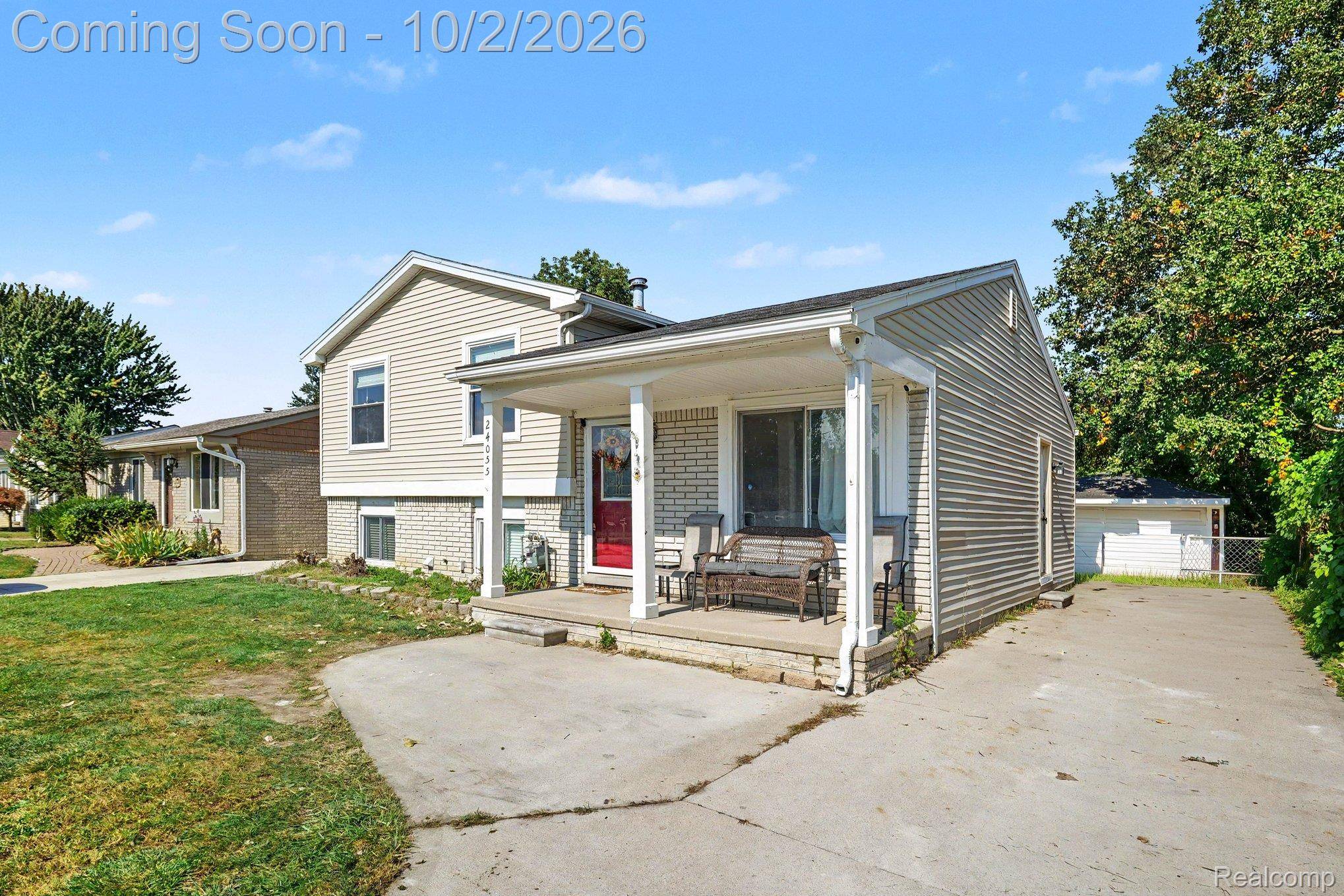 24055 Manila ST, Clinton Charter Township, MI 48035