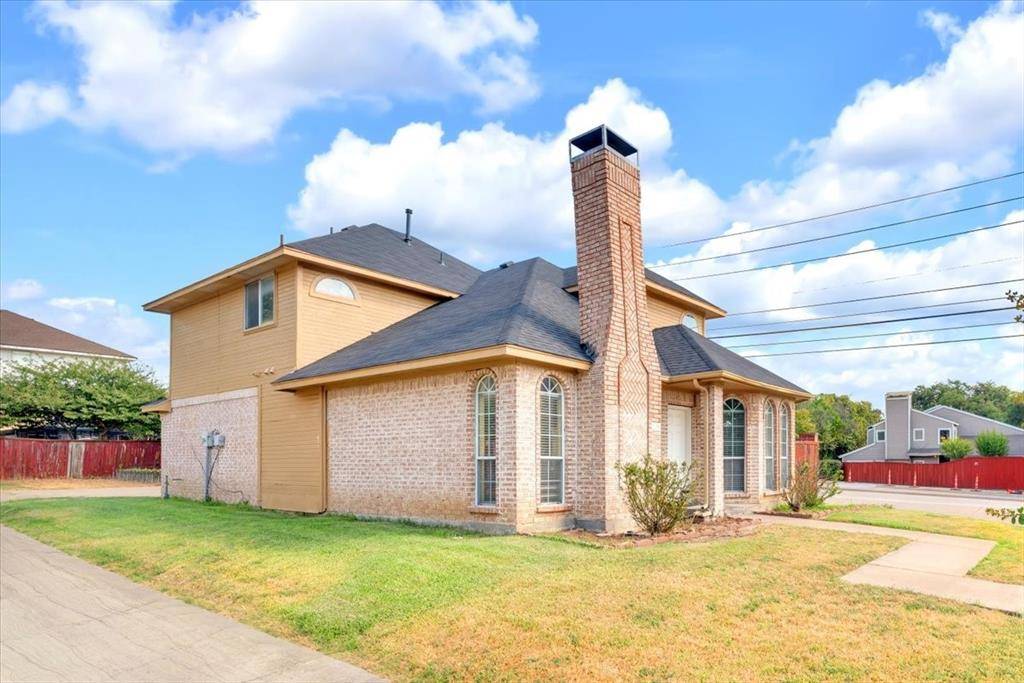 2200 Meadowstone Drive, Carrollton, TX 75006