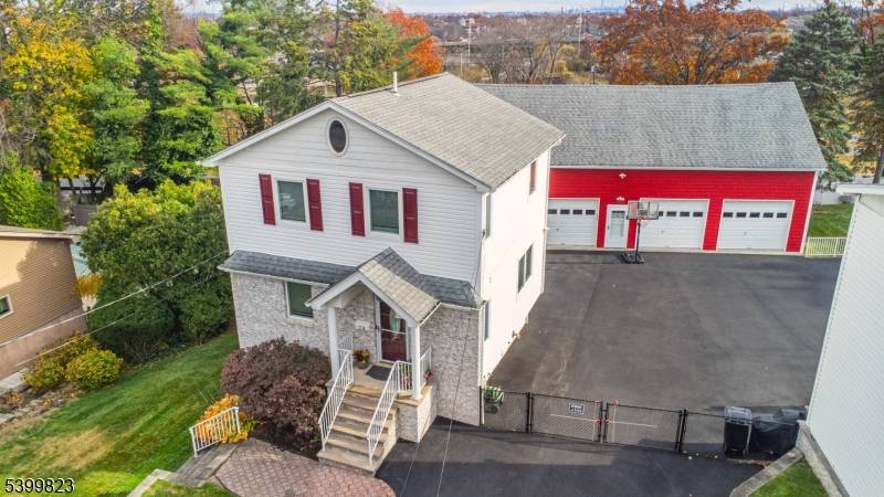 73 Grove St, Clifton City, NJ 07013