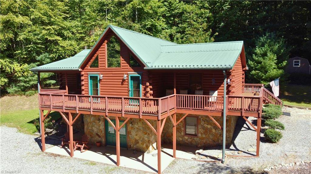190 Molly DR, Mcgrady, NC 28649
