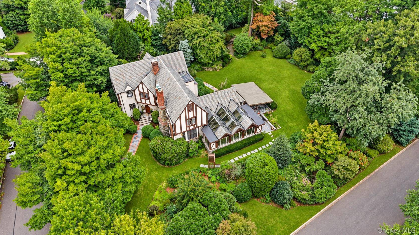 50a Circle Drive, Manhasset, NY 11030