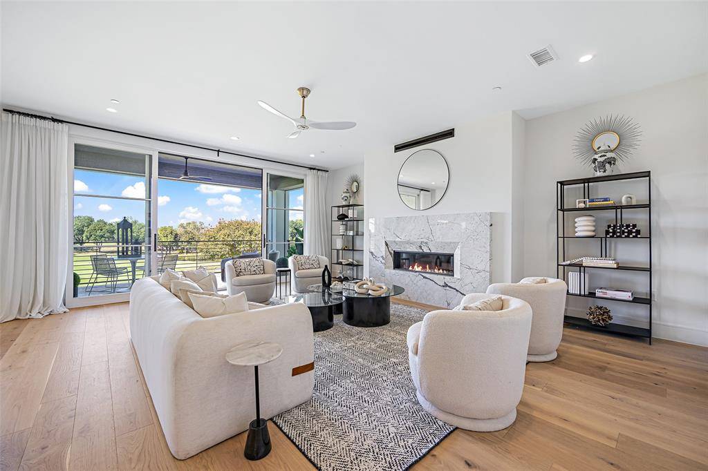 340 O Connor Ridge Boulevard #13, Irving, TX 75038