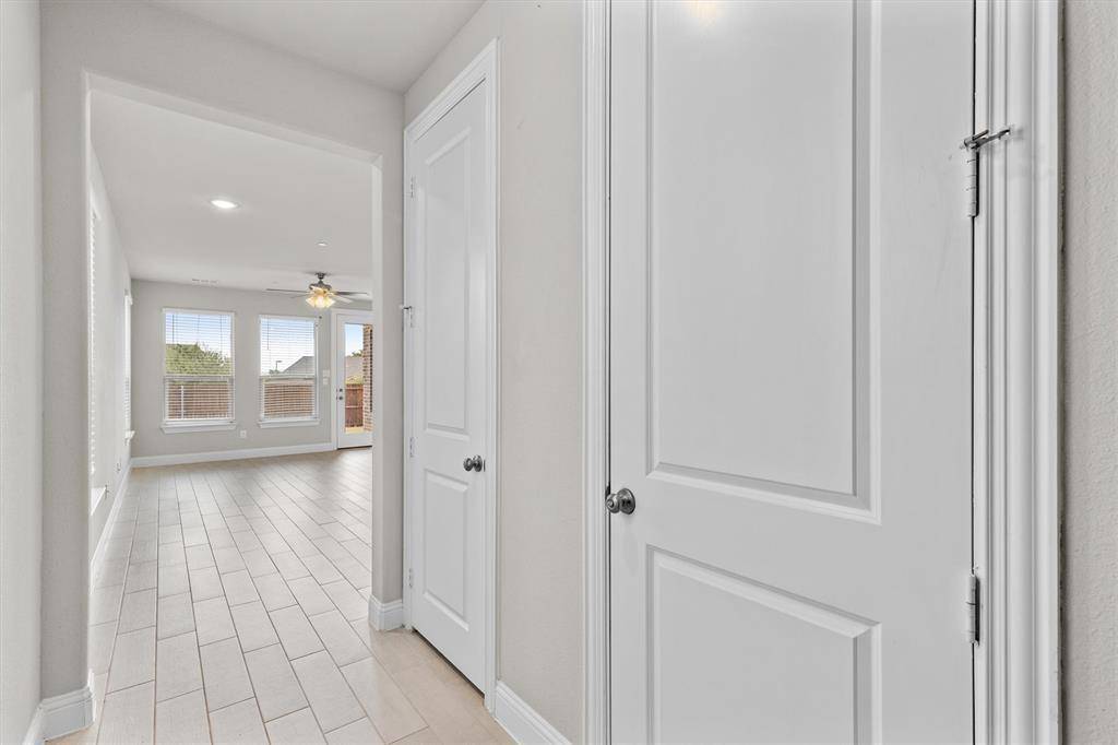 593 Hutchinson Lane, Lewisville, TX 75077