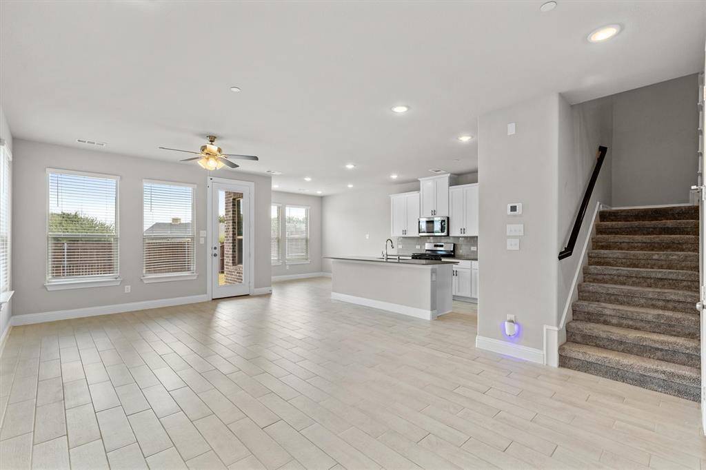 593 Hutchinson Lane, Lewisville, TX 75077