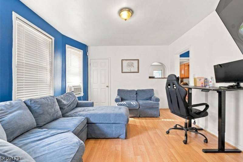 51 W 2nd St, Bound Brook Boro, NJ 08805