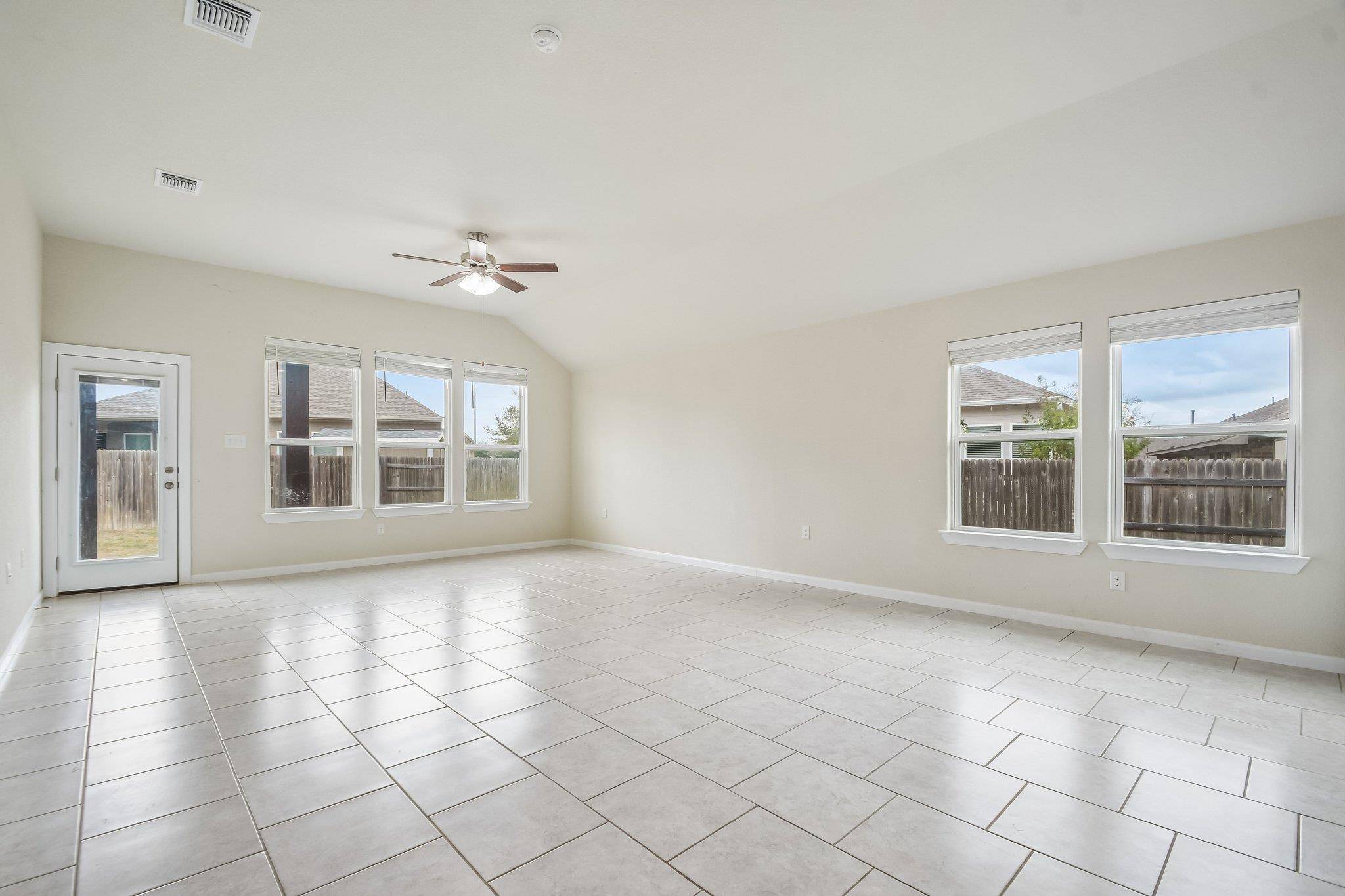 280 Rimrock CT, Bastrop, TX 78602