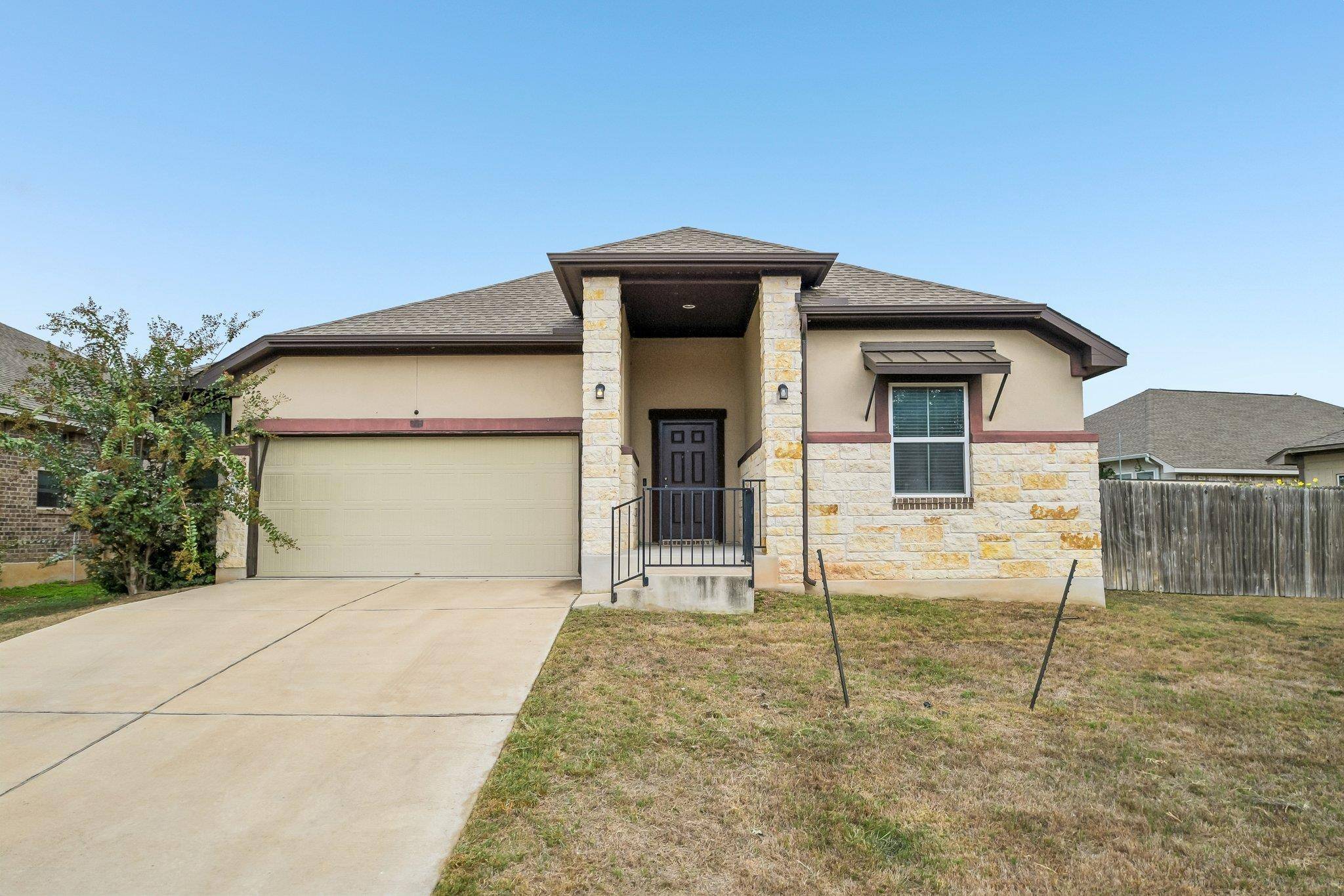 280 Rimrock CT, Bastrop, TX 78602