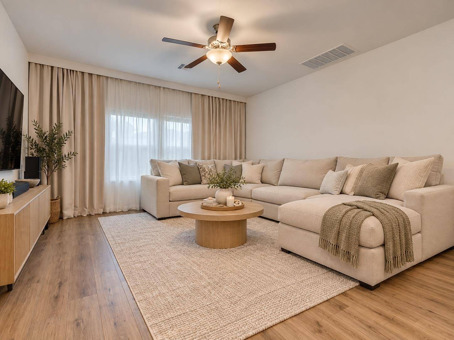 1208 Sweetspire ST, Leander, TX 78641