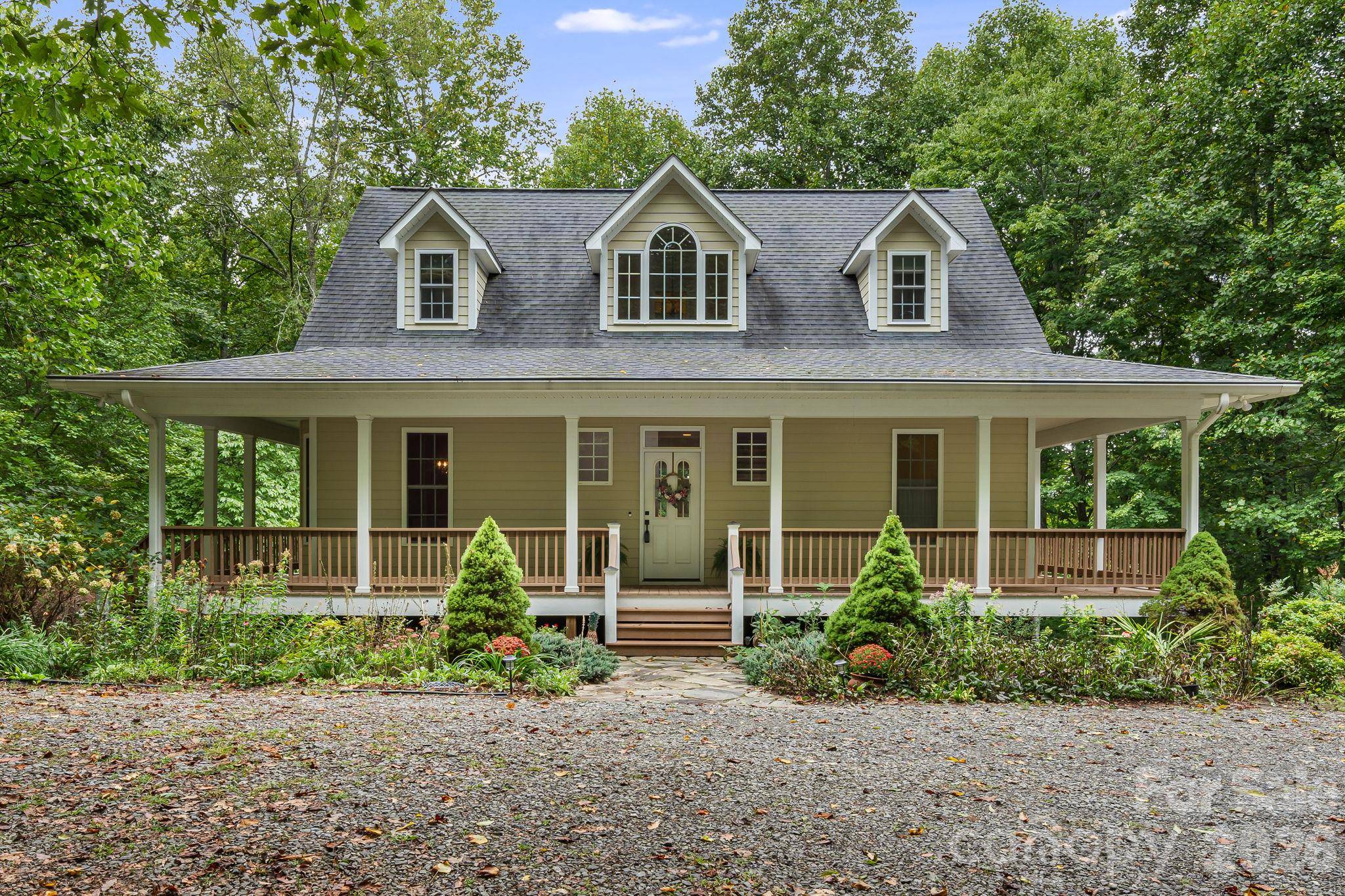 95 Ashworth DR, Fairview, NC 28730