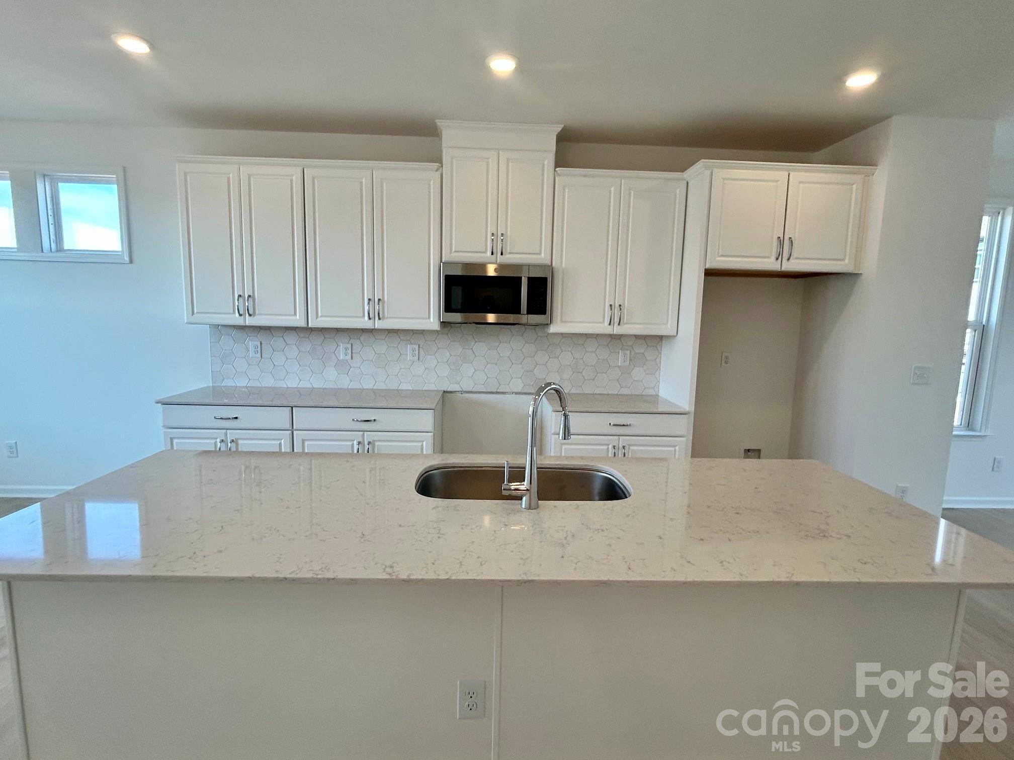 2137 Hawksworth LN, Charlotte, NC 28262