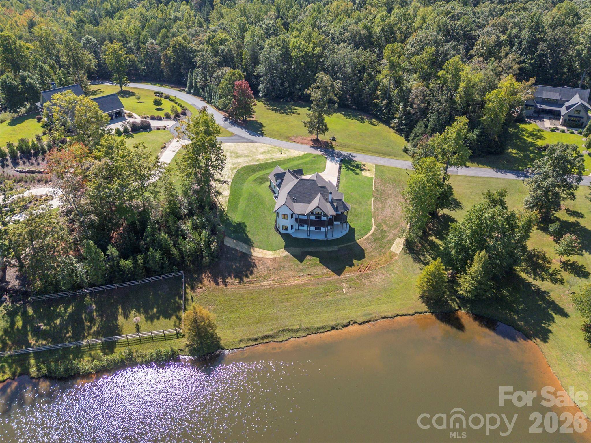 438 Mapleton LN, Columbus, NC 28722