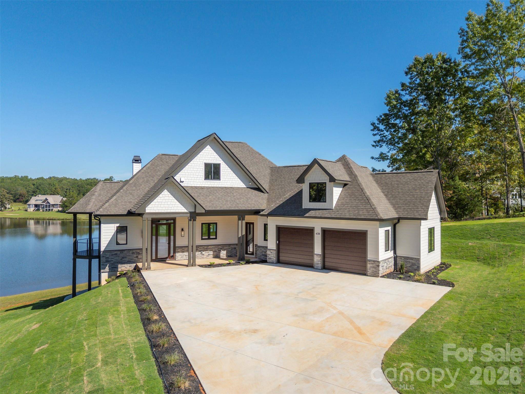 438 Mapleton LN, Columbus, NC 28722