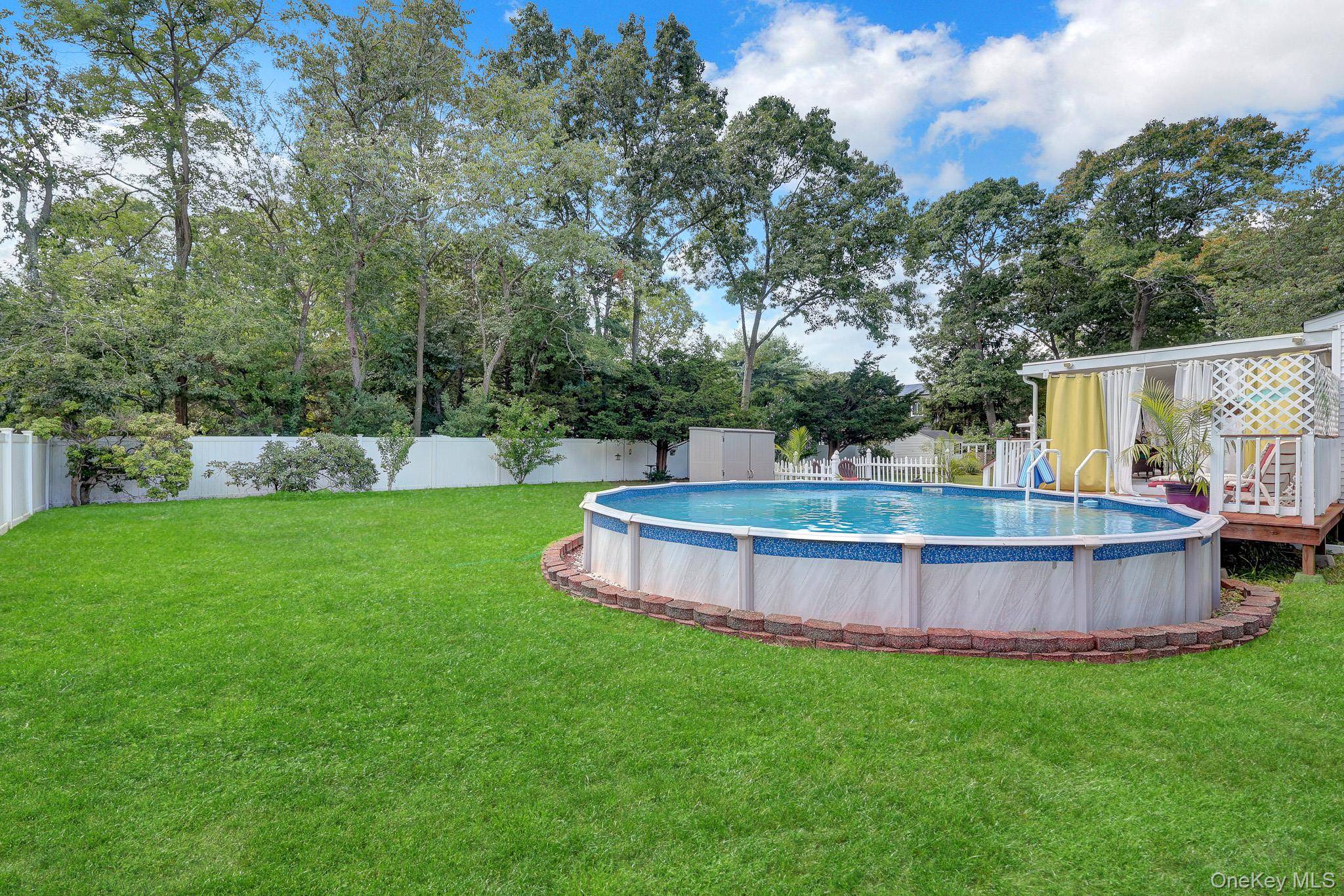 408 Oceanside ST, Islip Terrace, NY 11752