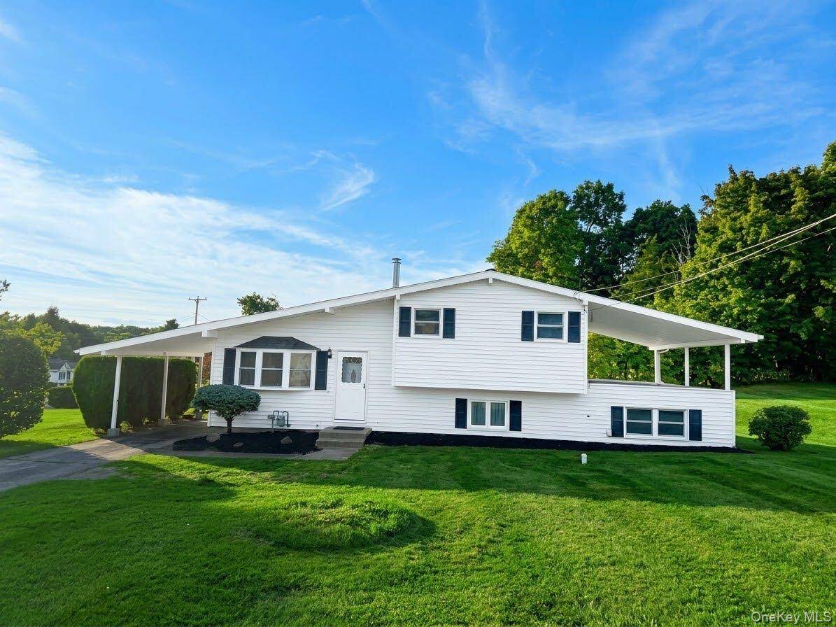 1 Barbara LN, Wappingers Falls, NY 12590